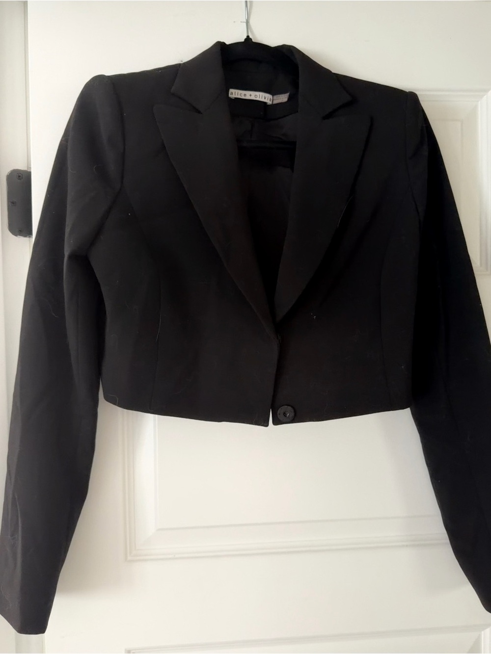 NWOT Alice + Olivia Mya Crop Tailored Blazer, Black, Size 6